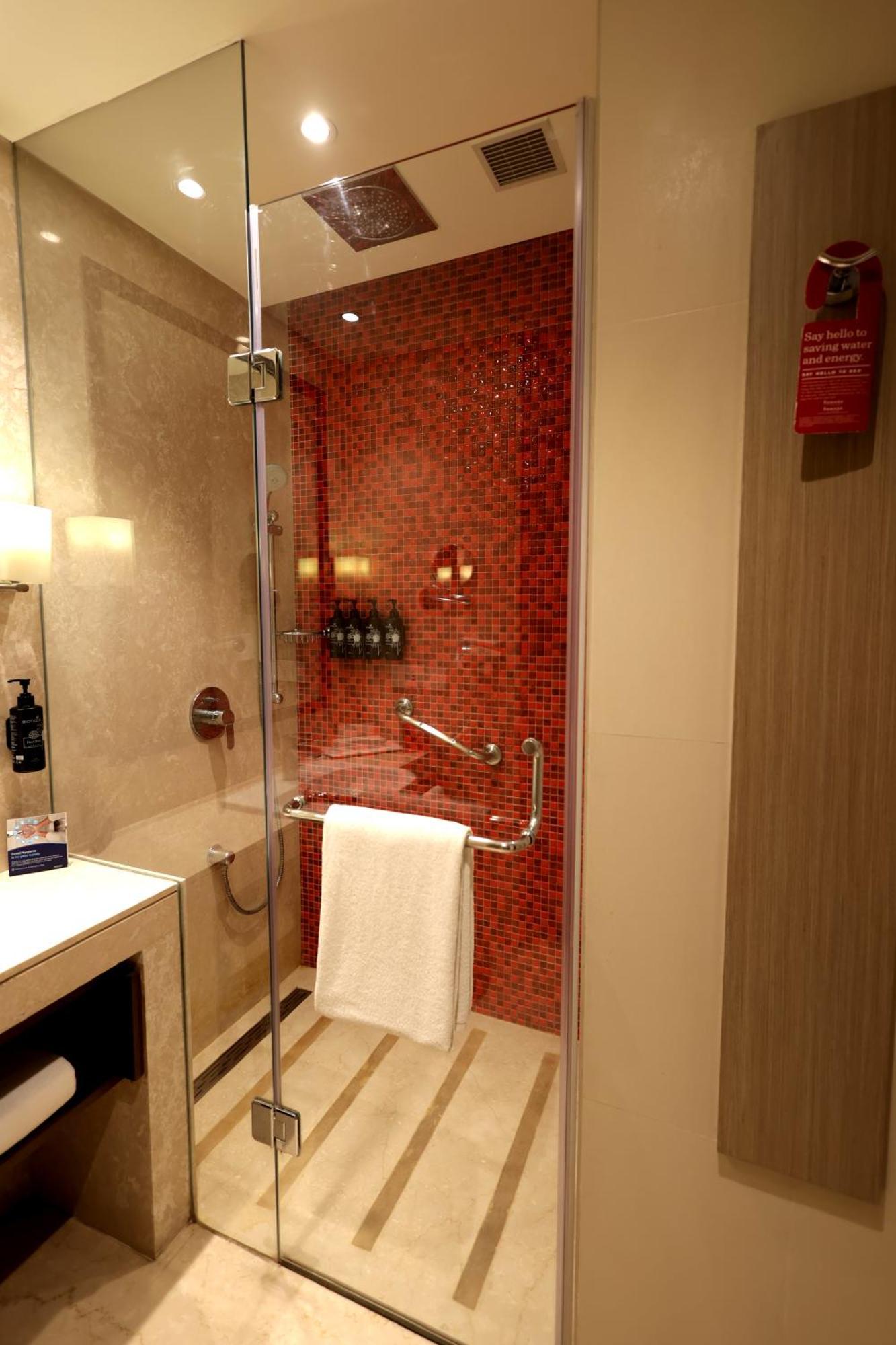 Ramada By Wyndham Lucknow Hotel And Convention Center Hotel