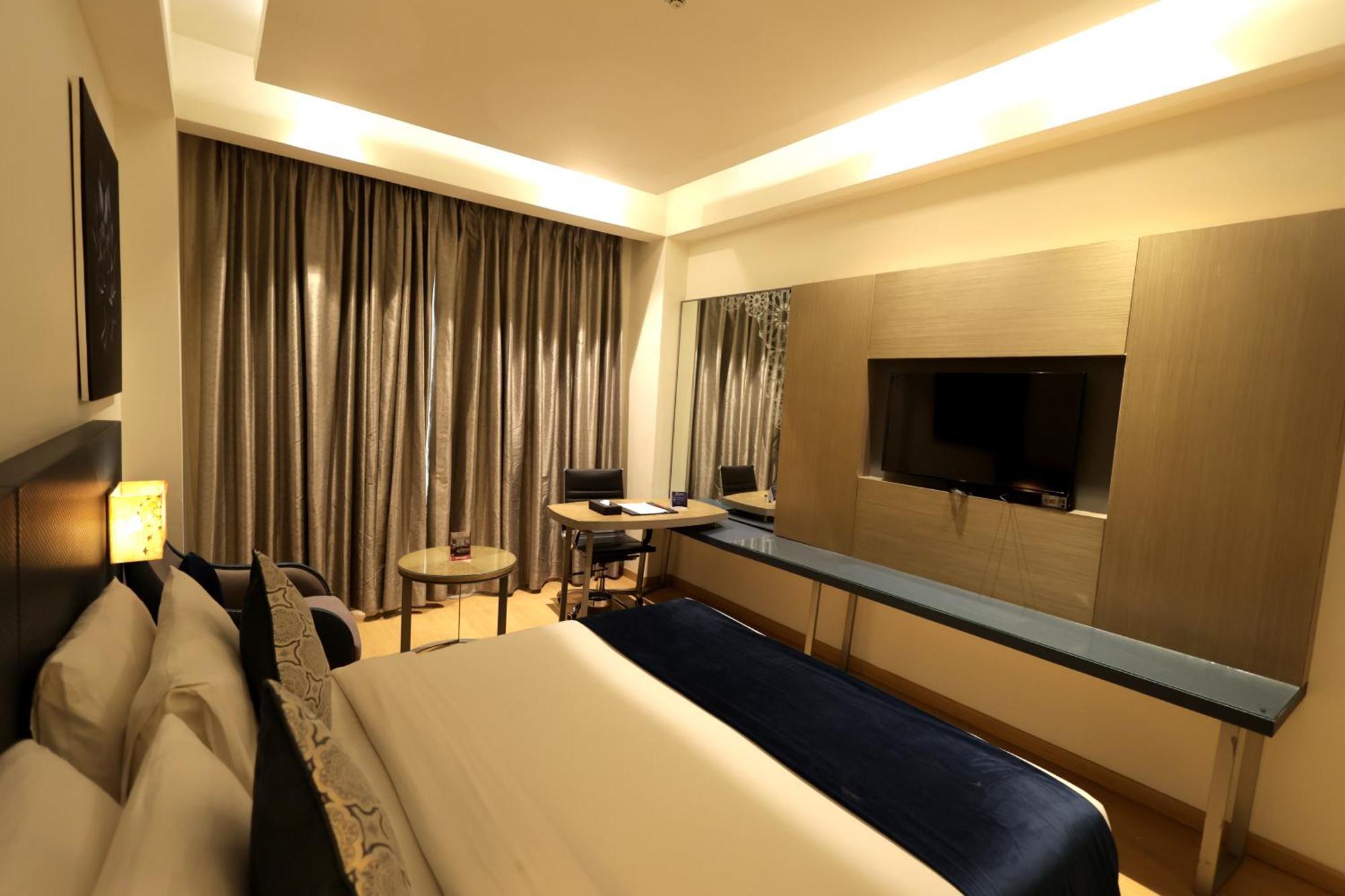 Ramada By Wyndham Lucknow Hotel And Convention Center Hotel Lucknow