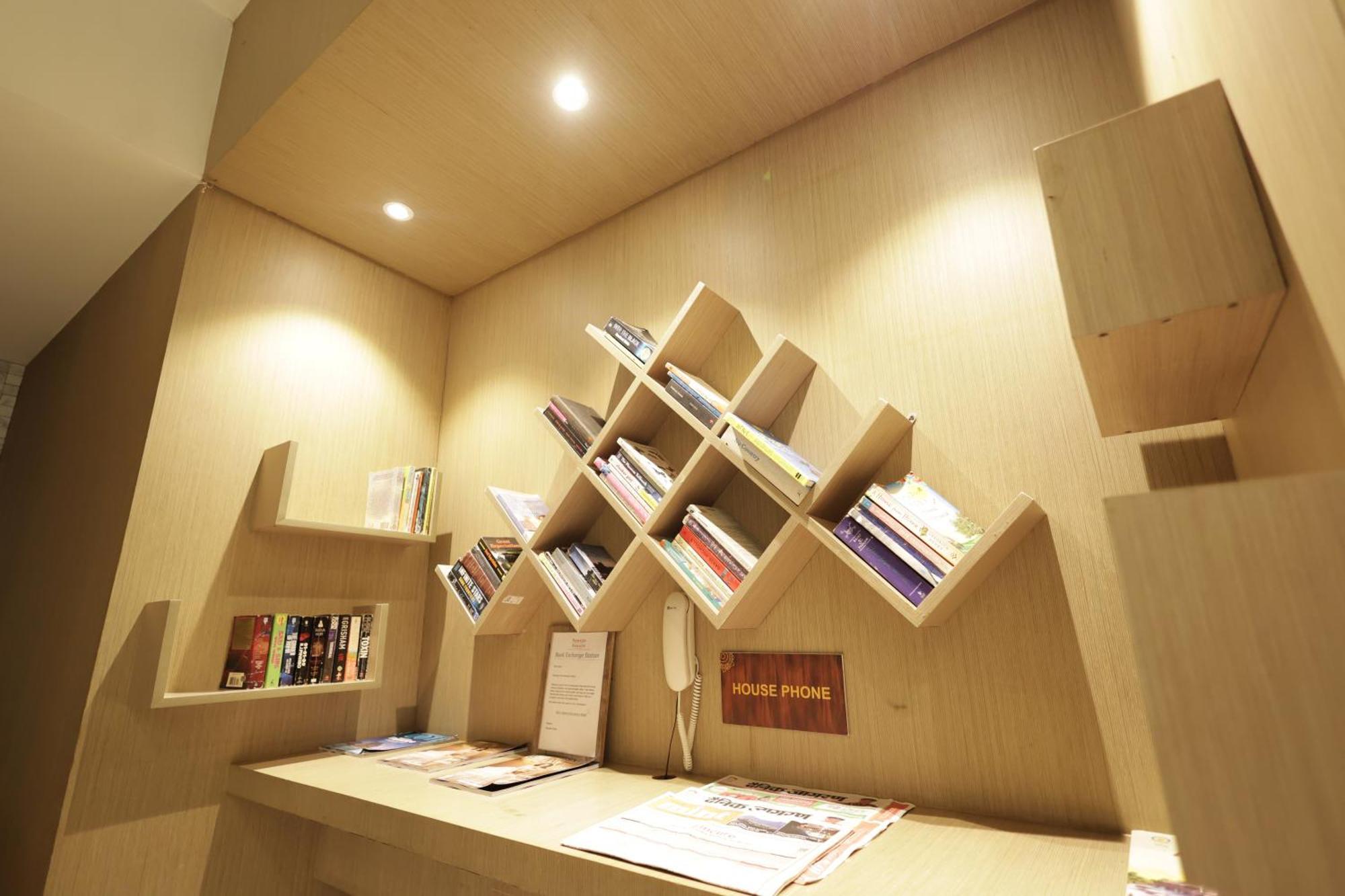 Hotel Ramada By Wyndham Lucknow Hotel And Convention Center Lucknow