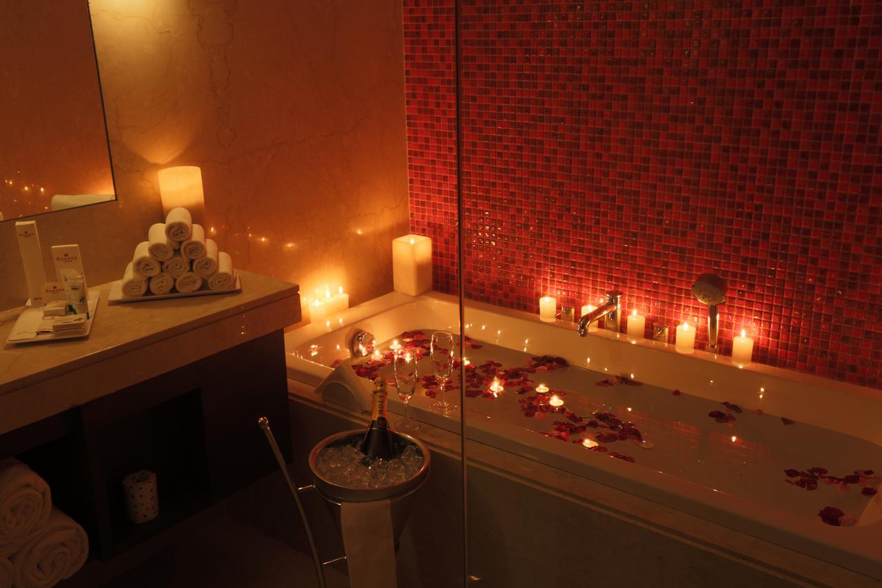 Hotel Ramada By Wyndham Lucknow Hotel And Convention Center 5*