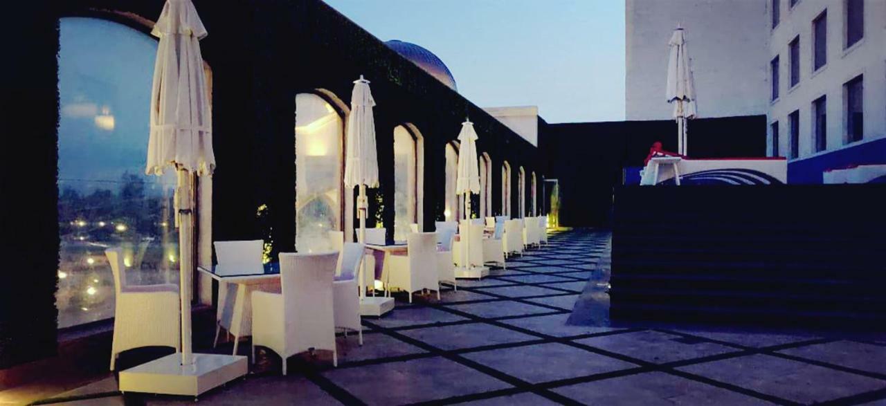 Ramada By Wyndham Lucknow Hotel And Convention Center Hotel Lucknow